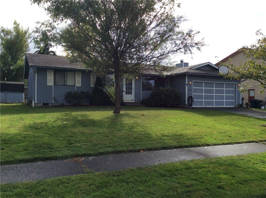 Property Photo: 2402 E Montgomery WA 98274