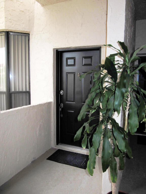 Property Photo: 7472 La Paz Place 208 FL 33433