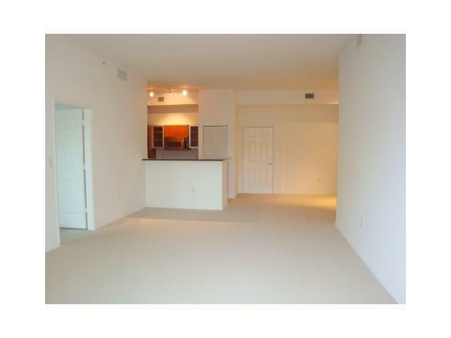 Property Photo: 802 W Windward Way 410 FL 33462