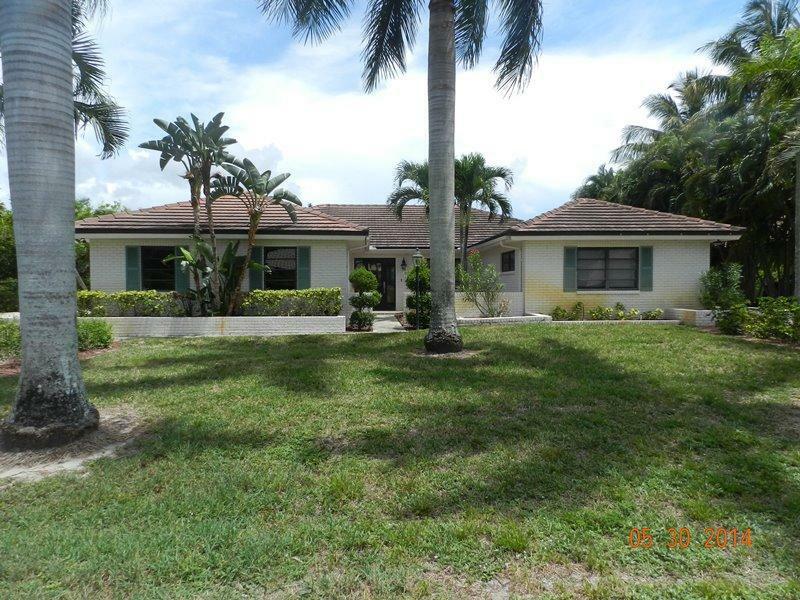 Property Photo: 4215 Gleneagles Drive FL 33436
