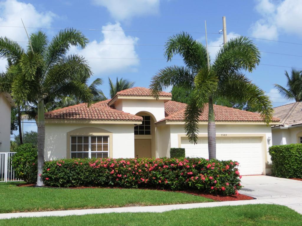 Property Photo: 7589 Colony Lake Drive FL 33436