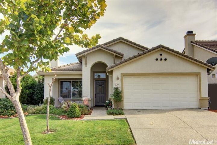 220 Regency Park Cir  Sacramento CA 95835 photo
