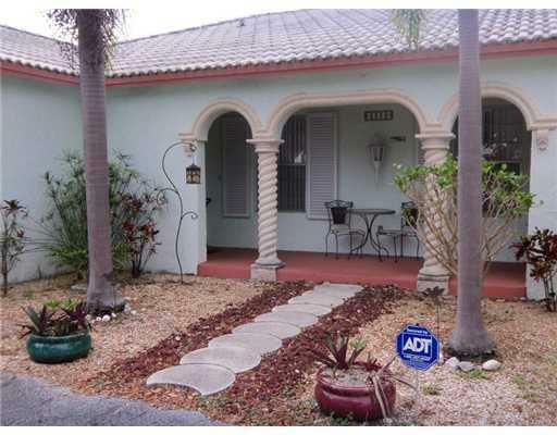 Property Photo:  2320 Spanish Trail S  FL 33483 