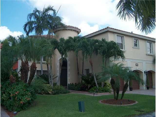 Property Photo:  6689 Houlton Circle  FL 33467 