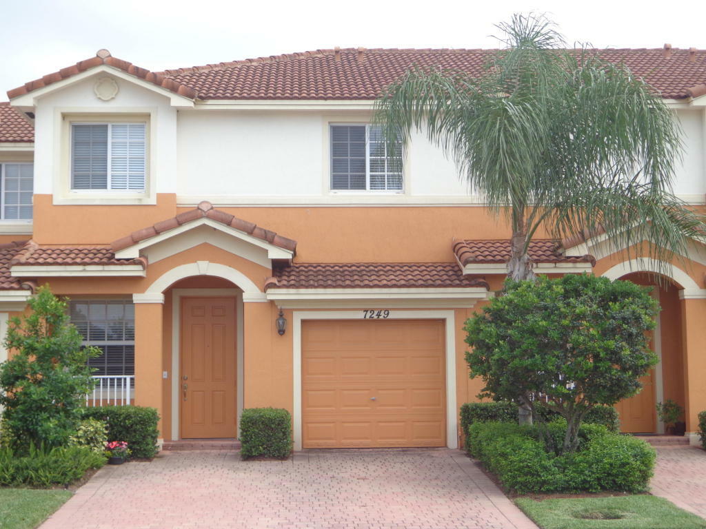 Property Photo:  7249 Briella Drive  FL 33437 