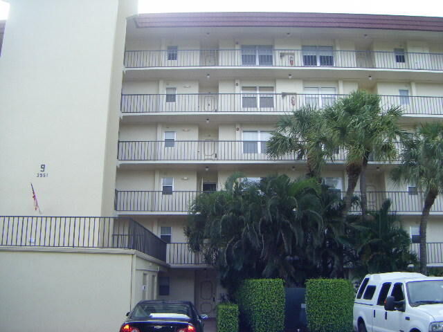 Property Photo:  3951 Via Poinciana Apt 411  FL 33467 