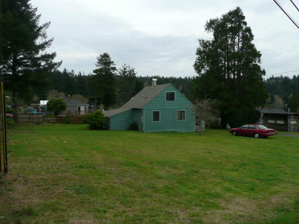 Property Photo: 5093 NE 49th Street OR 97364