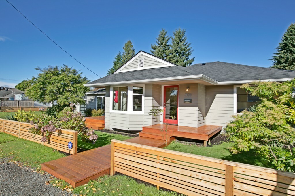 Property Photo: 1400 NW 95th St WA 98117