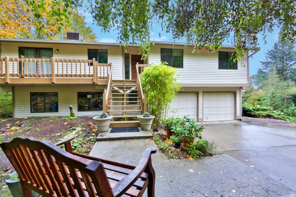 Property Photo:  5220 NE 193rd Place  WA 98155 