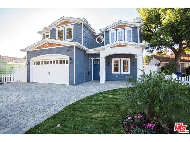 Property Photo:  5421 Norwich Ave  CA 91411 