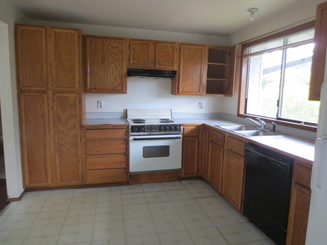 Property Photo: 17527 54th Place W WA 98037