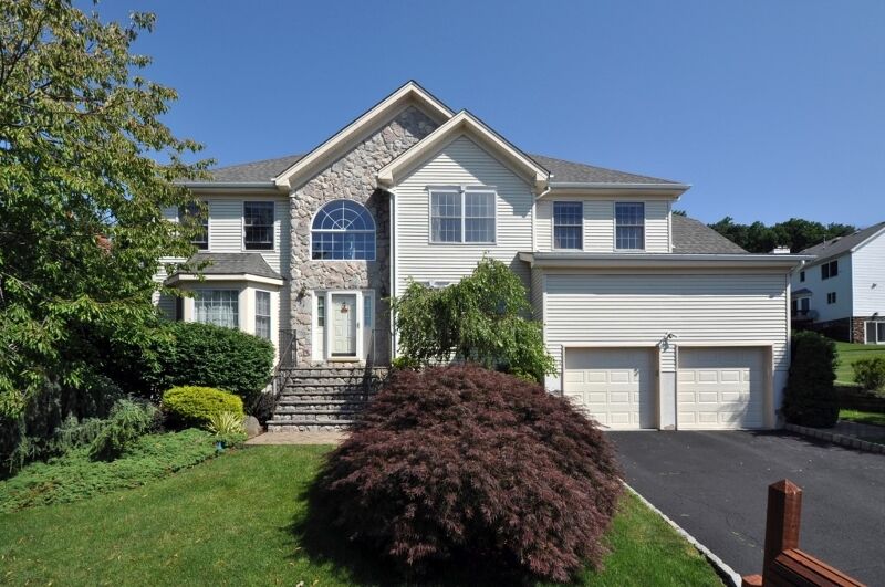 Property Photo: 4 Cottonwood Ln NJ 07059