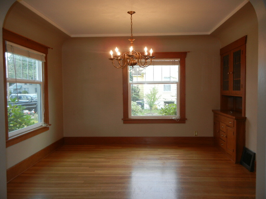 Property Photo: 916 3rd Ave NW WA 98371
