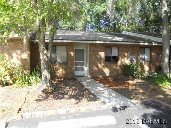 Property Photo: 1503 Heritage Lane FL 32117