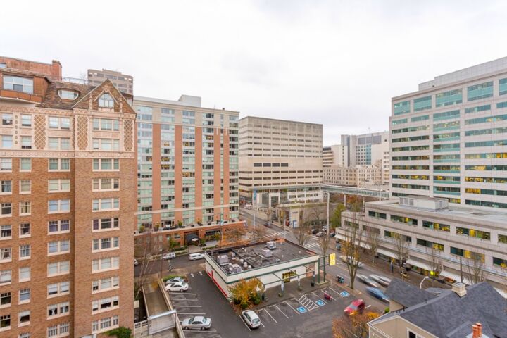 Property Photo: 1105 Spring St 1111 WA 98104