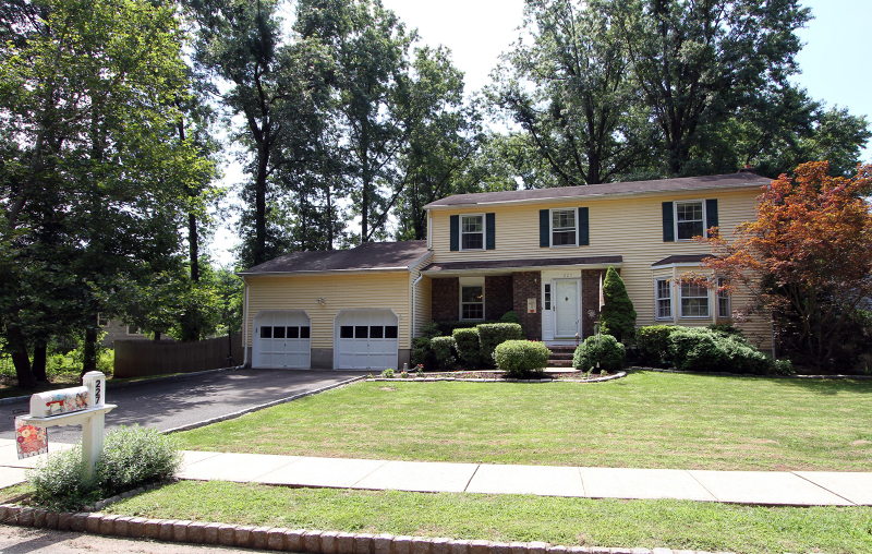 Property Photo:  227 Sutphin Ln  NJ 08844 