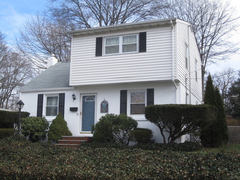 Property Photo:  46 Newman St  NJ 08840 