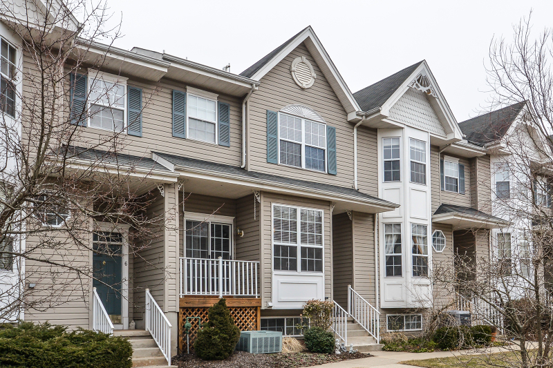 Property Photo: 8 Clearbrook Ln NJ 08822