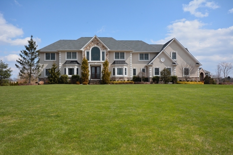 Property Photo:  1 Aidan Ct  NJ 08691 