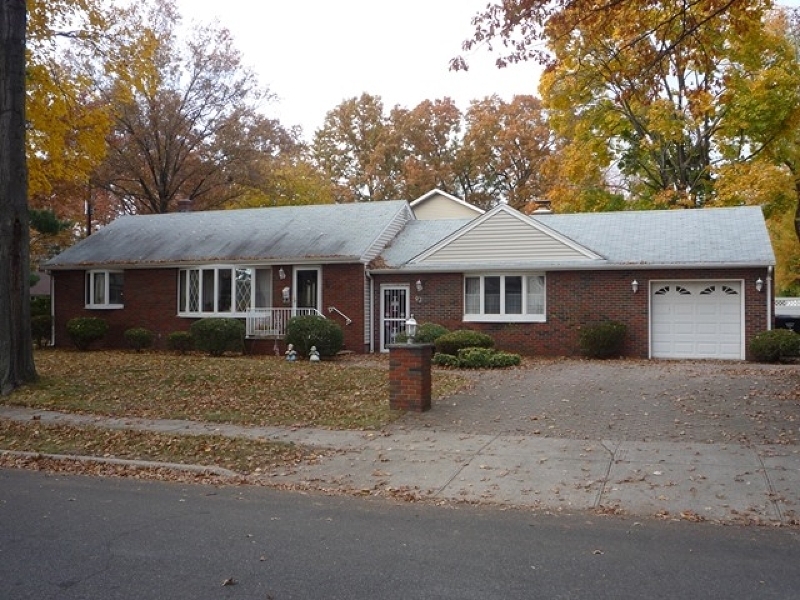 93 Willowbrook Ct  Paramus Boro NJ 07652 photo