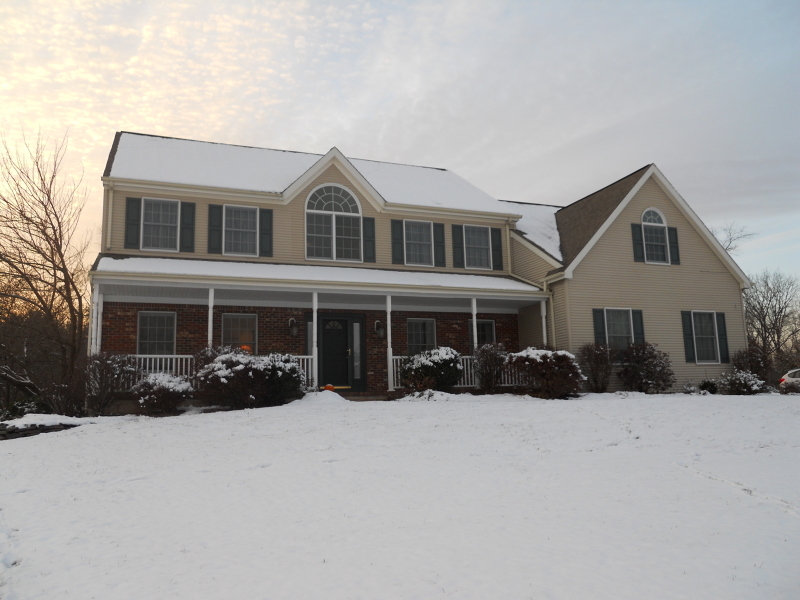 Property Photo:  8 Bristol Ct  NJ 08801 