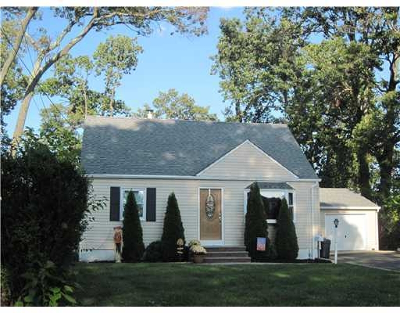 Property Photo:  54 Lois Ave  NJ 08816 