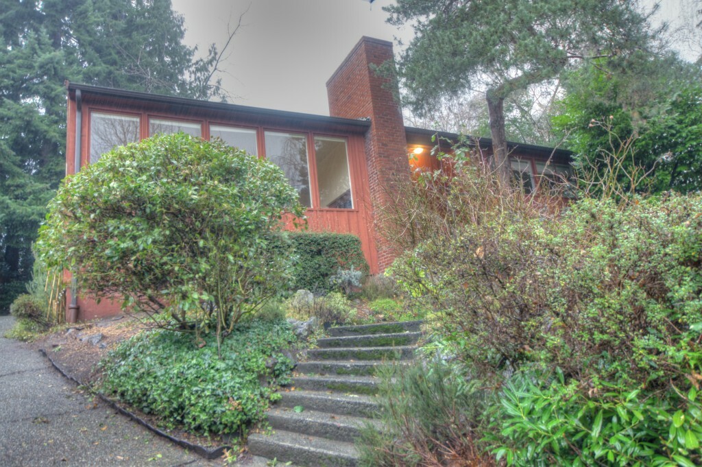 Property Photo: 6643 58th Ave NE WA 98115