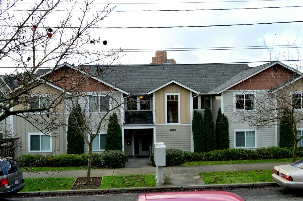 Property Photo:  833 Davis Place S 203  WA 98144 