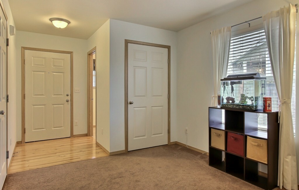 Property Photo: 11001 179th Av Ct E WA 98391