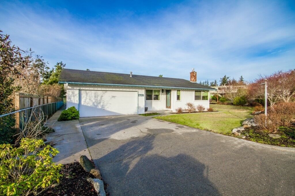 Property Photo:  1710 Cay Wy  WA 98221 