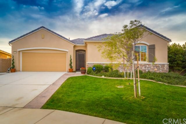 Property Photo: 17127 Broken Rock Court CA 92503