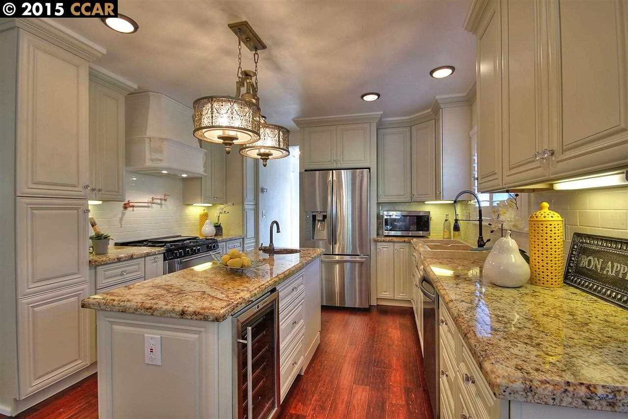 Property Photo:  1422 Court St  CA 94553-1837 