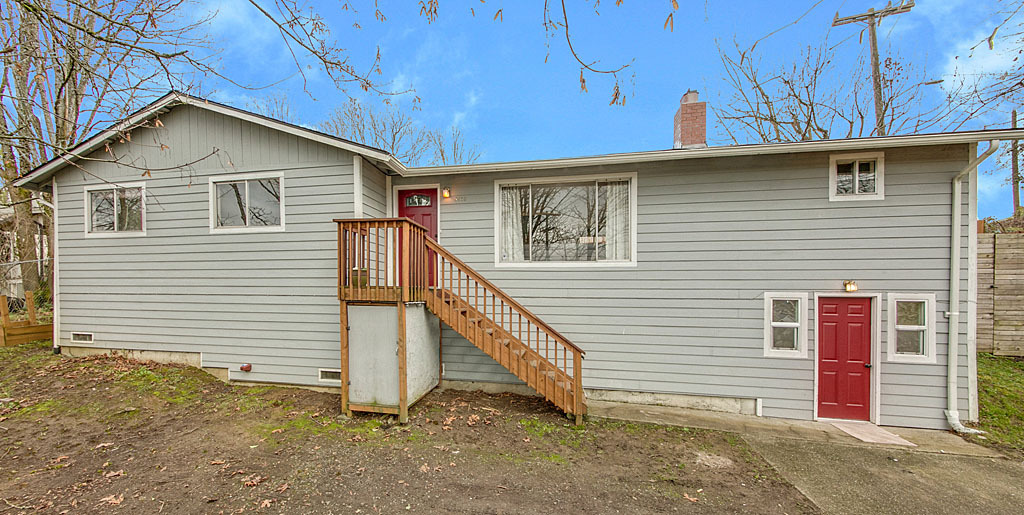 Property Photo:  5262 37th Ave S  WA 98118 