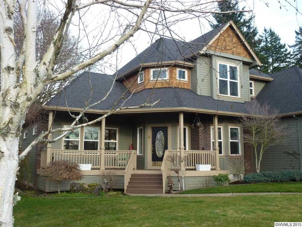 Property Photo: 680 Shelokum Dr OR 97381