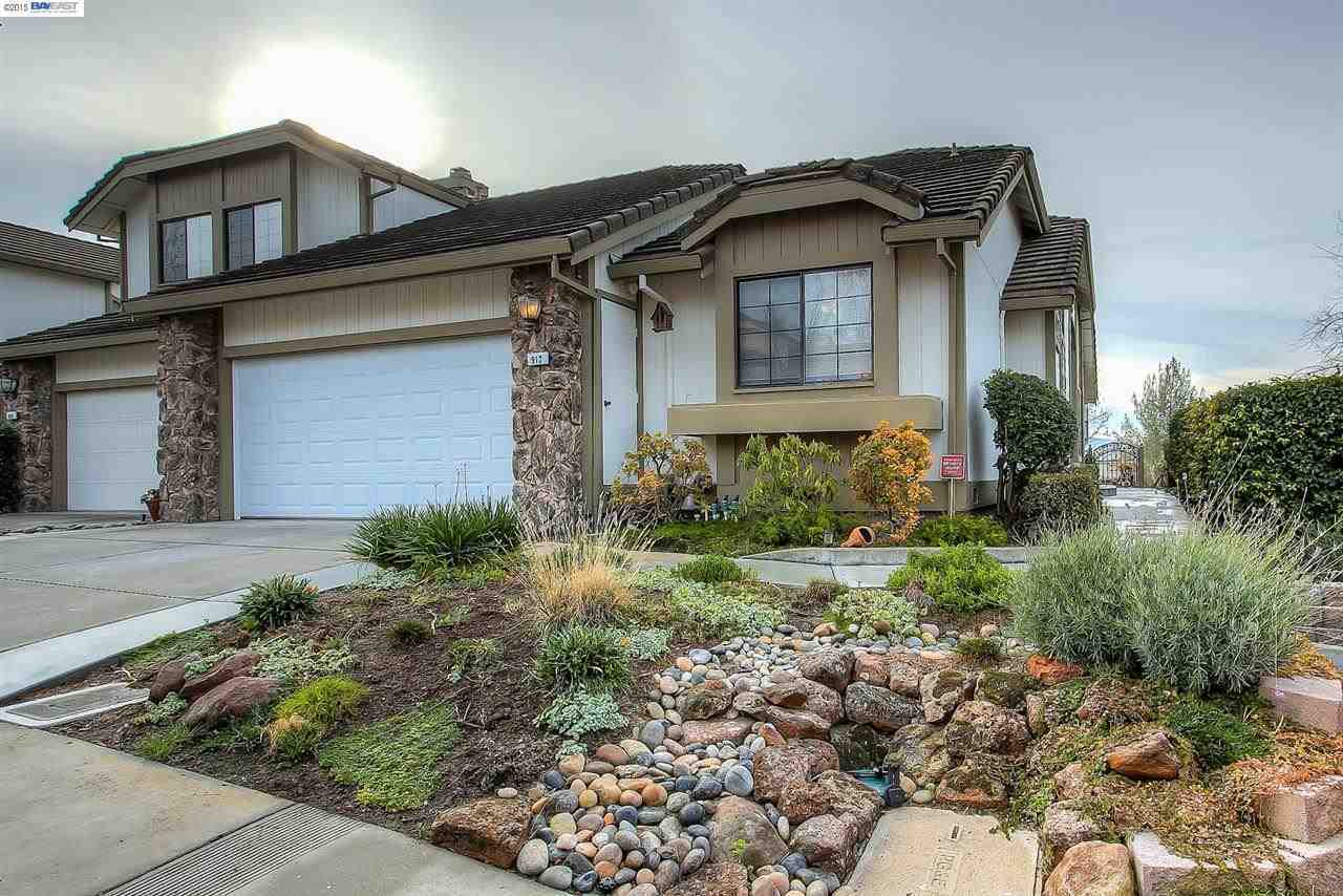 Property Photo:  912 Waverly Cmn  CA 94551 