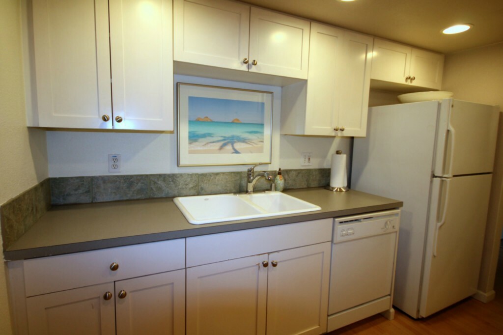 Property Photo: 10401 NE 32nd Place A-102 WA 98004