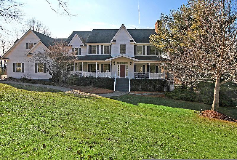 Property Photo:  12 Blue Cliff Dr  NJ 08833 