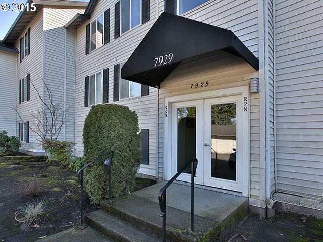 Property Photo:  7929 SW 40th Ave M  OR 97219 