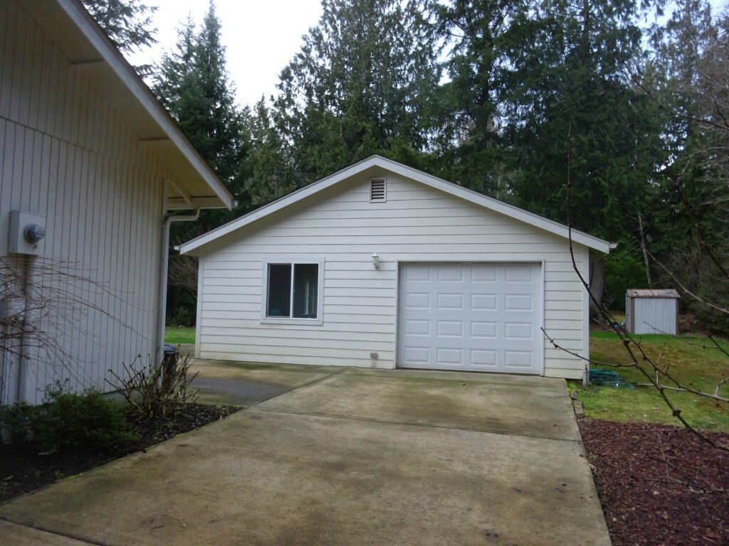 Property Photo:  3745 SE Engledow Lane  WA 98367 