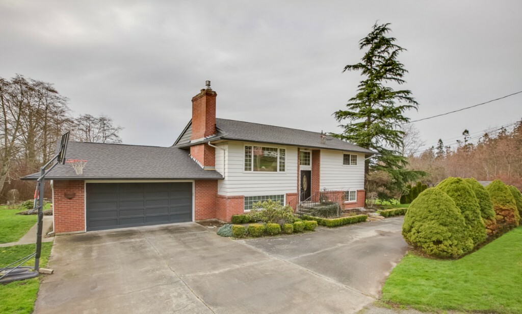 Property Photo: 1261 Arrowhead Rd WA 98282