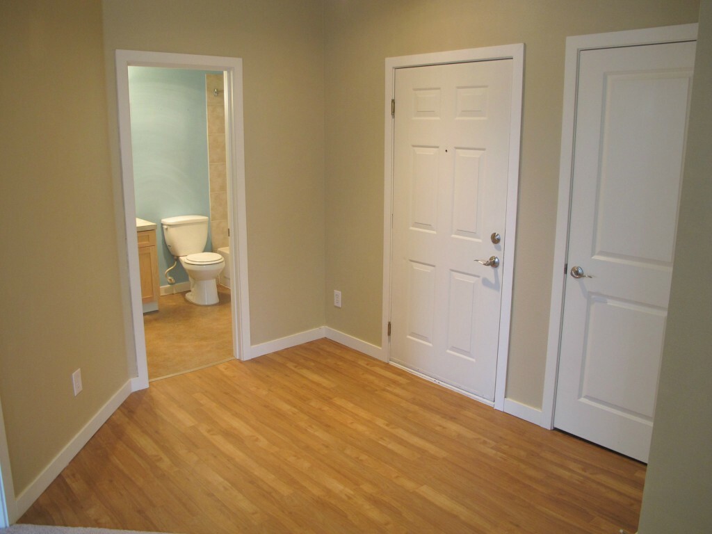 Property Photo: 3905 243rd Place SE M102 WA 98021