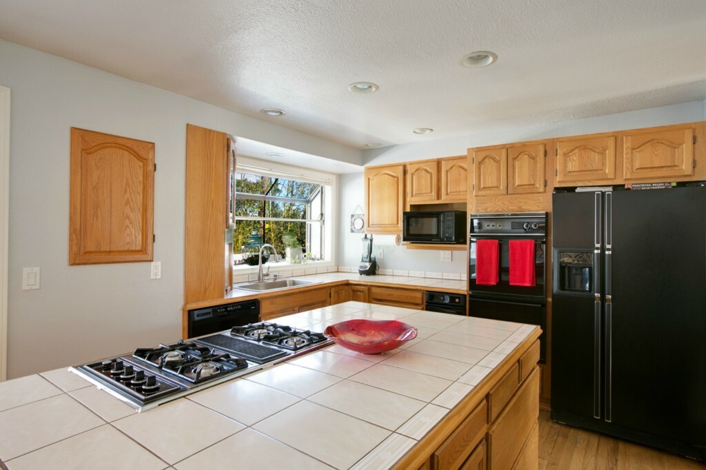 Property Photo:  11624 NE 97th St  WA 98033 