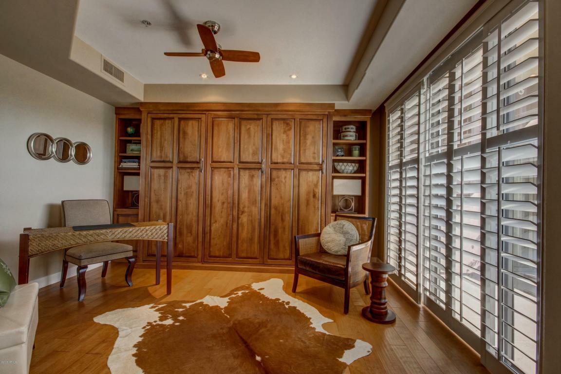 Property Photo: 15802 N 71st Street 306 AZ 85254