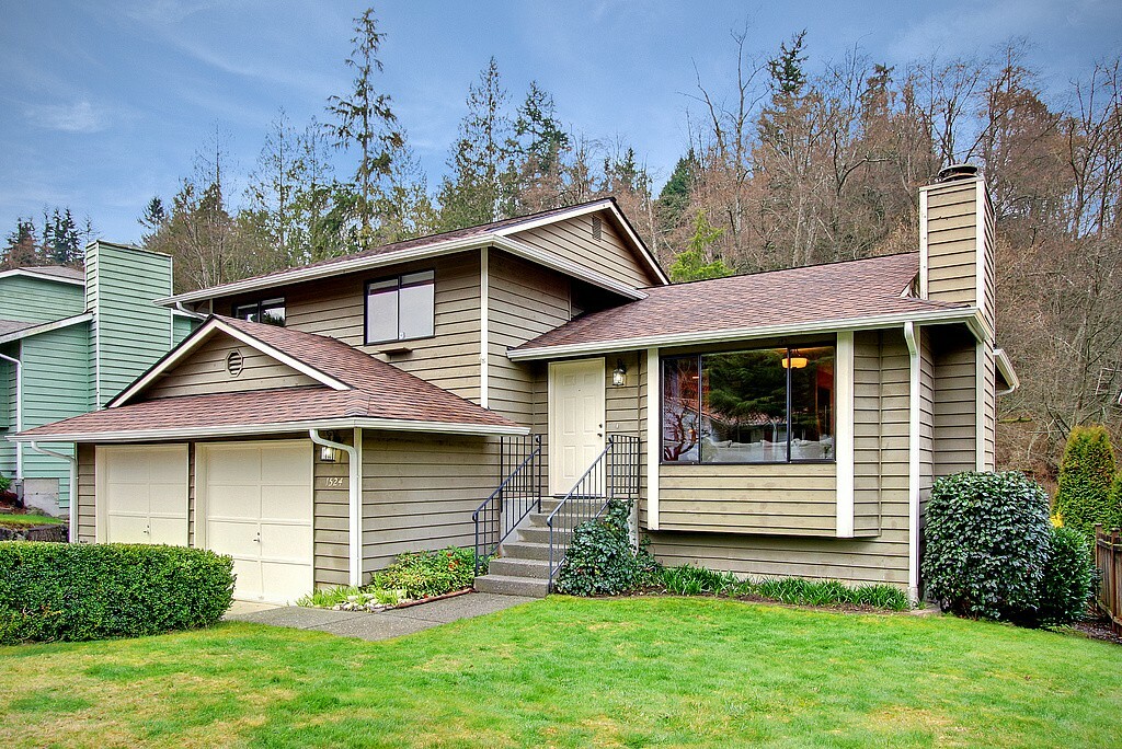 Property Photo:  1524 51st Place SW  WA 98203 