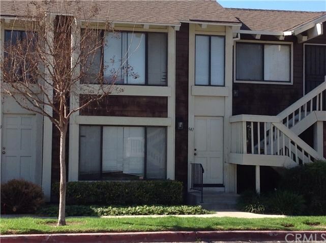 Property Photo: 941 S Downey Place 19 CA 92804