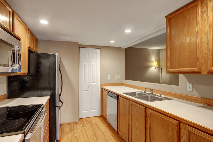 Property Photo:  5901 Phinney Ave N 109  WA 98103 