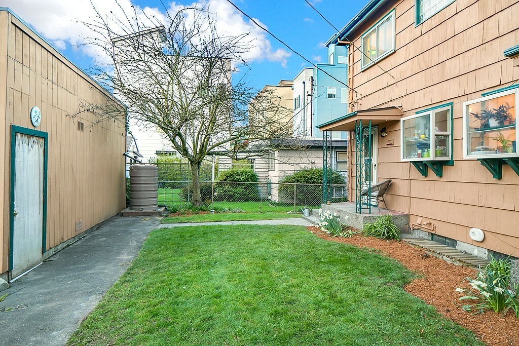 Property Photo:  6701 Alonzo Ave NW  WA 98117 