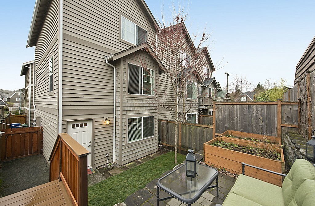 Property Photo:  7552 12th Ave NE A  WA 98115 