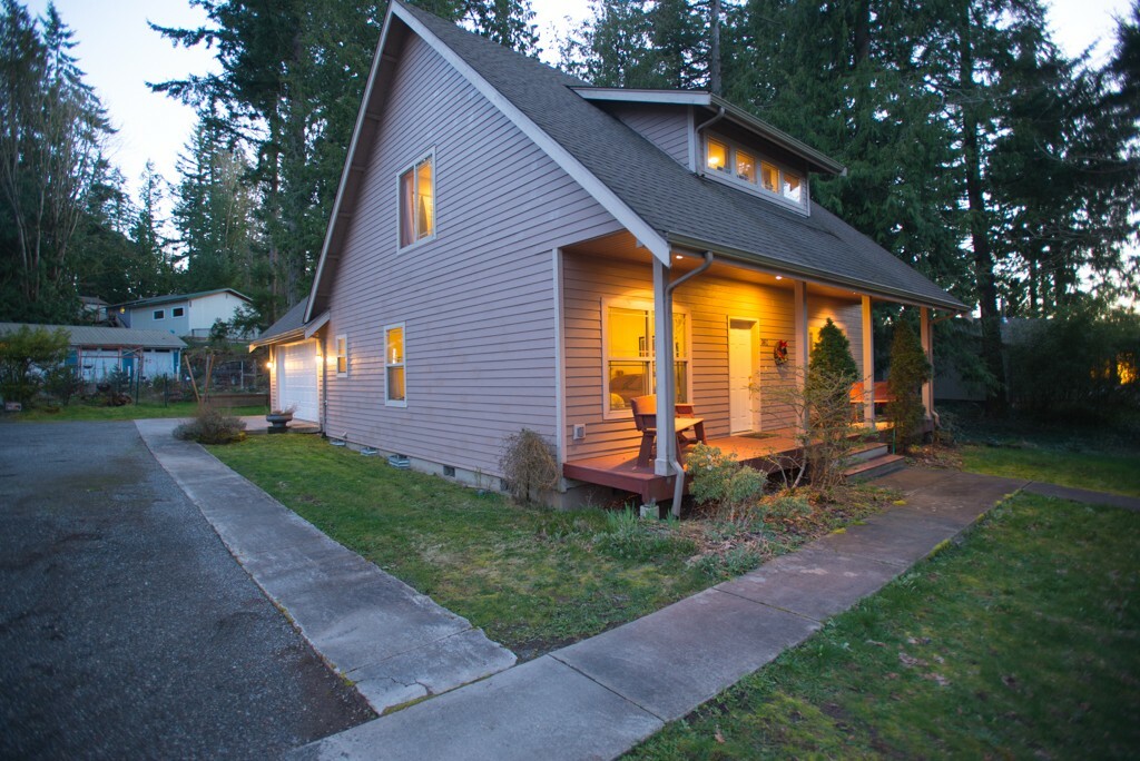 Property Photo: 3612 Lakeway Dr WA 98229