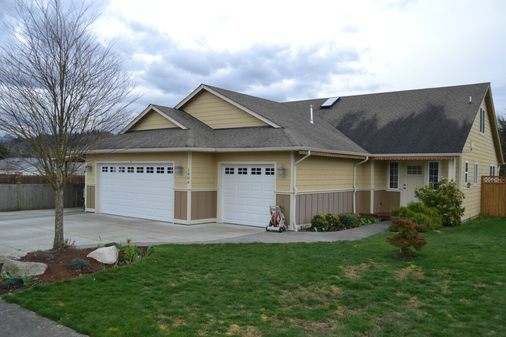 Property Photo: 1804 Tundra Lp WA 98273